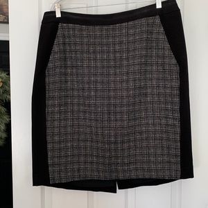 🌺TALBOTS TWEED FRONT SKIRT🌺